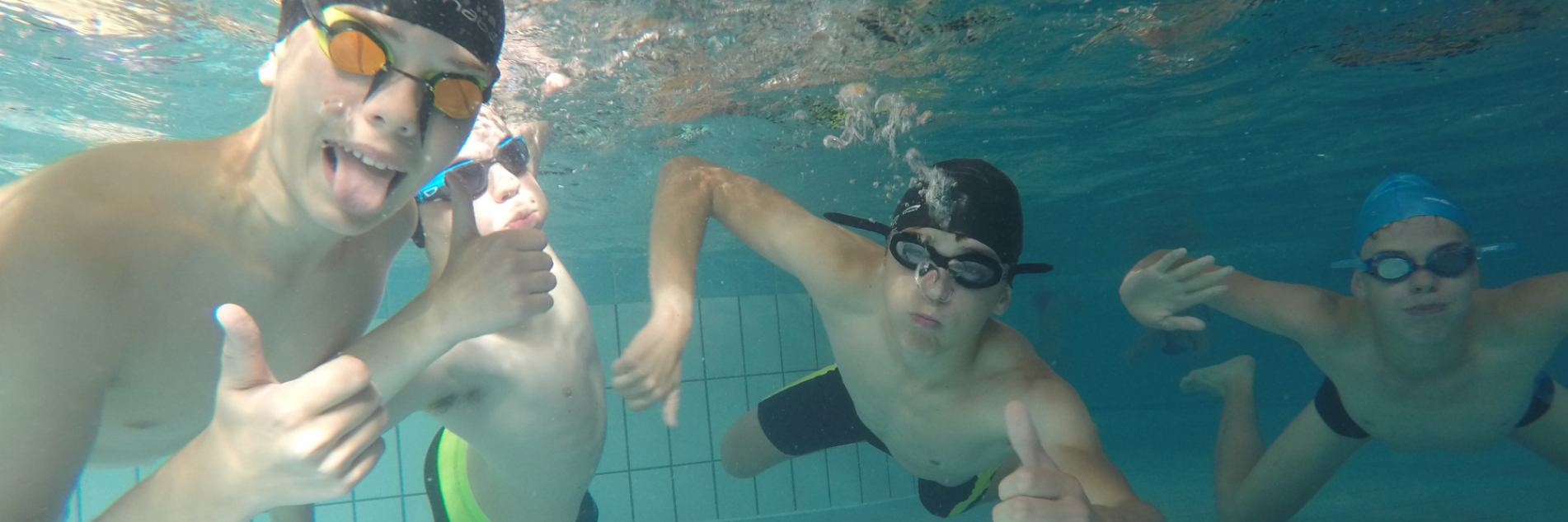 Obozy pływackie dla dzieci.